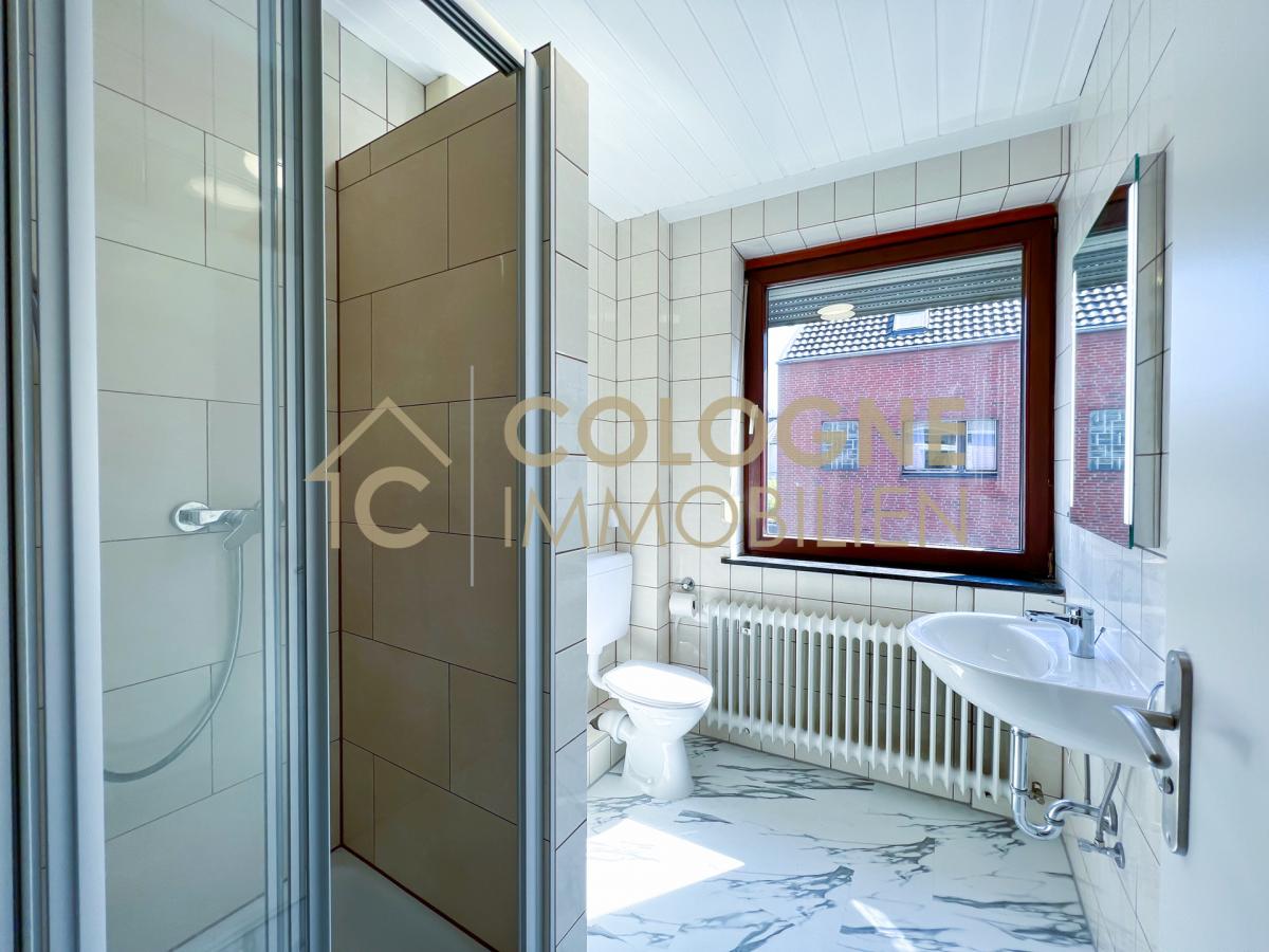 Bad mit Dusche OG